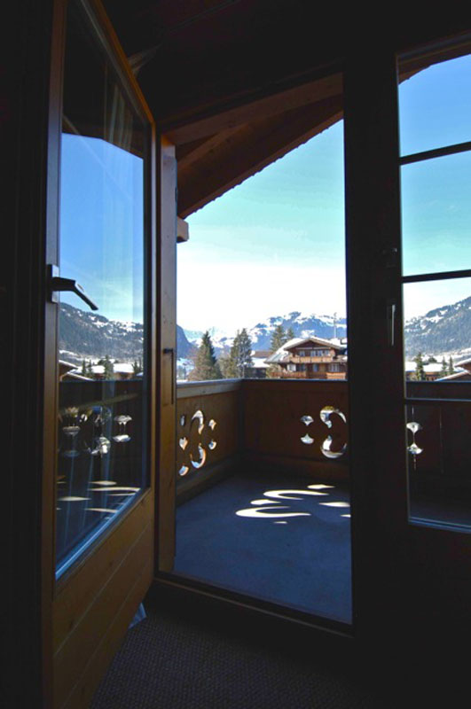 13-2937-Rear balcony view